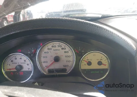 2005 Ford F-150 Lariat/Xl/Xlt from USA, damaged, VIN 1FTPX12575FA38435